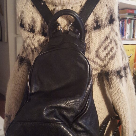 Black backpack or over the sholder bag - Picture 3 of 4